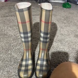 Burberry Plaid Ankle Boots - Beige and Black